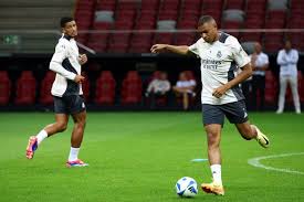 极速电竞APP：[法甲]十人“大巴黎”客胜马赛 笑傲法国国家德比.